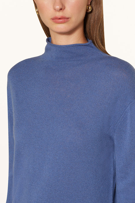 Stand-up collar sweater