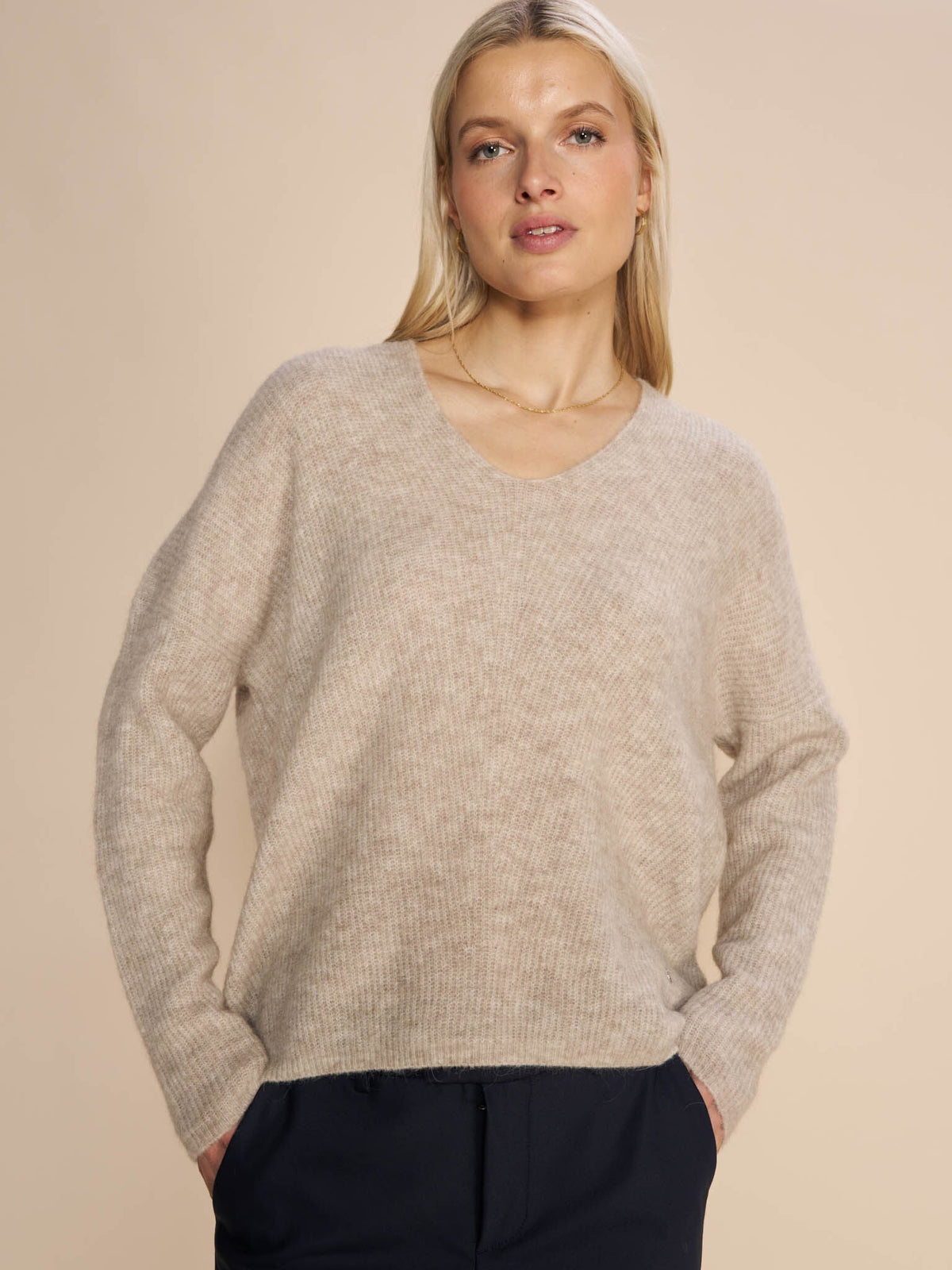 MMThora V-Neck Knit