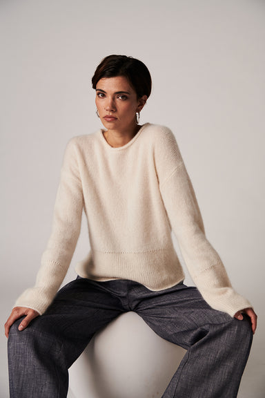 Round neck sweater