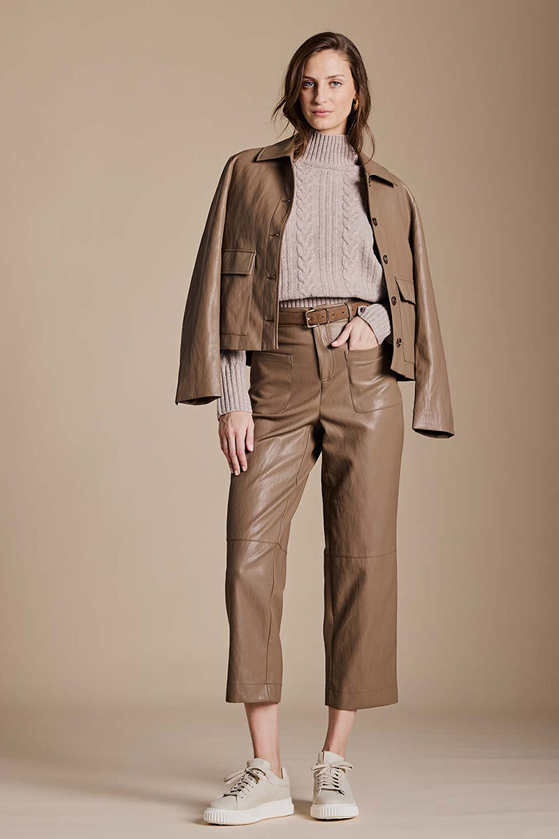 Pants in vegan leather