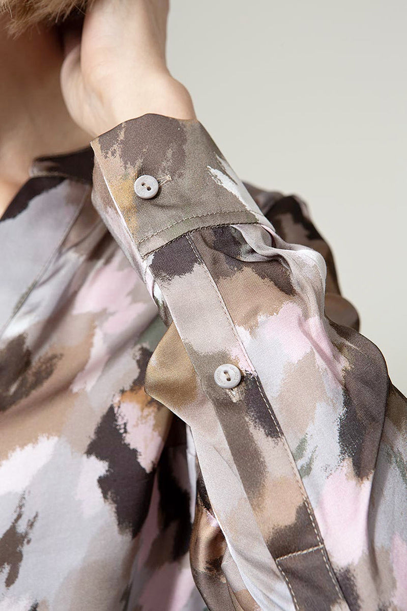 Blouse in viscose satin print