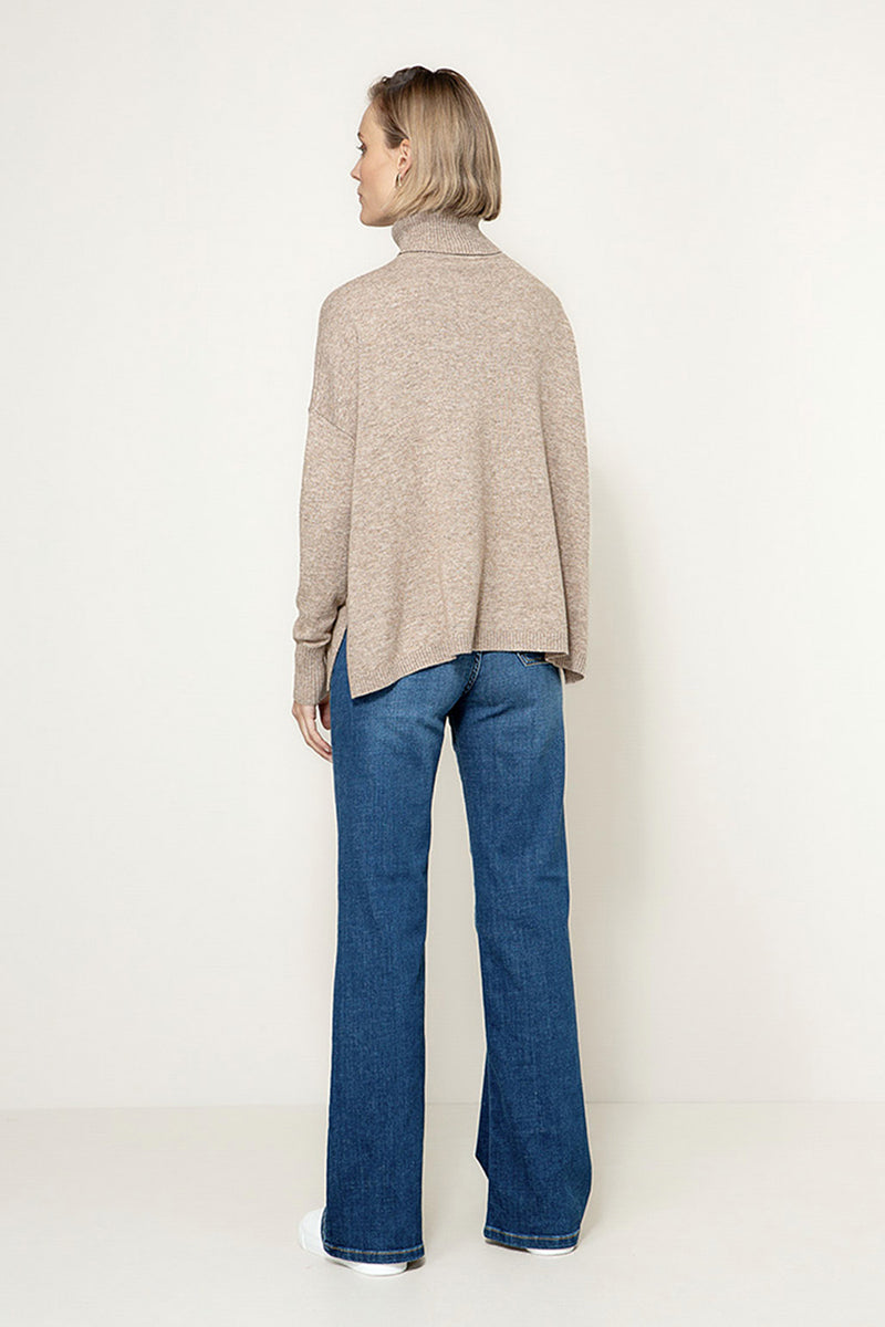 Smiley knitted sweater with merino wool