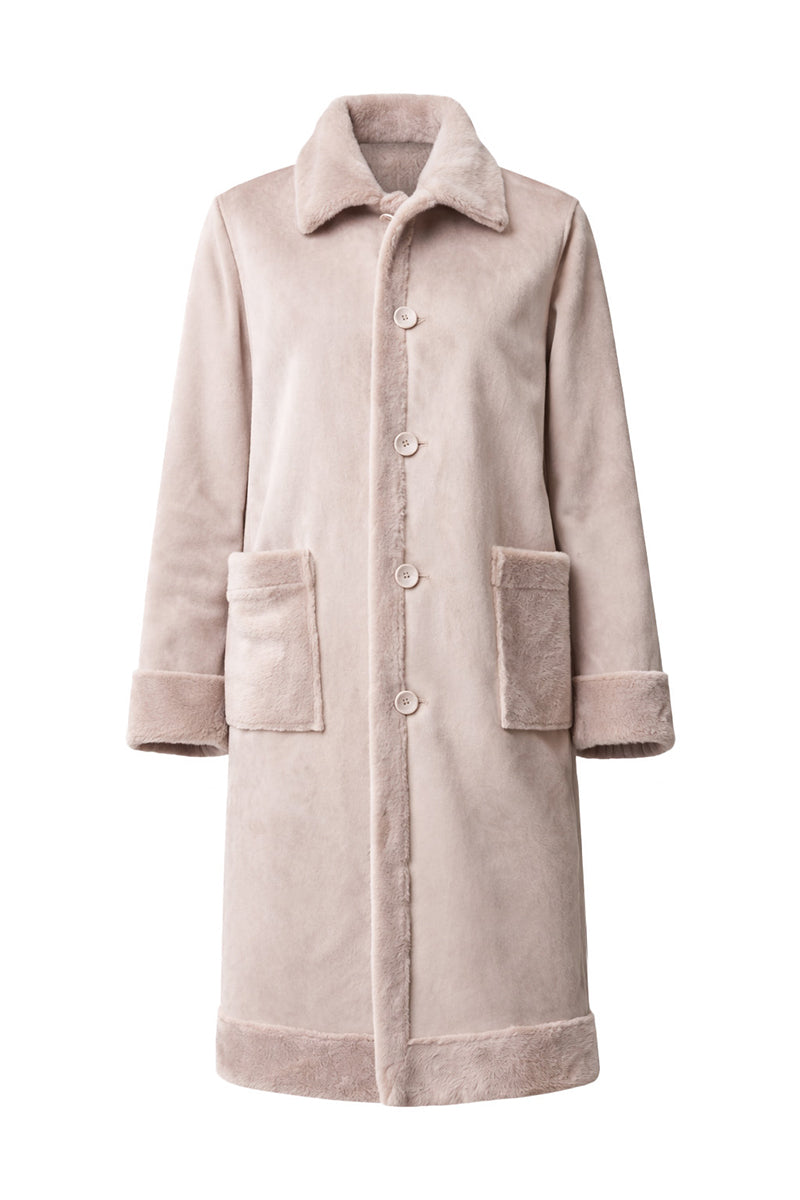 Coat in faux fur