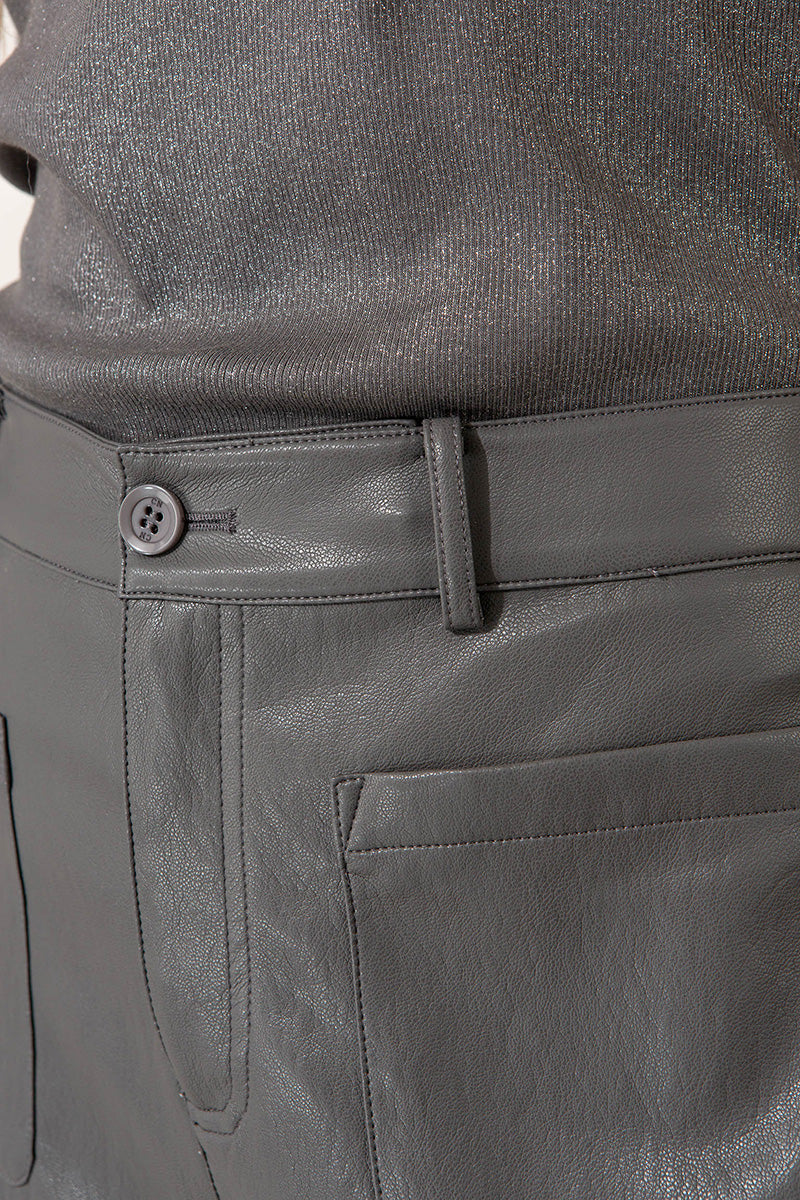 Pants in vegan leather