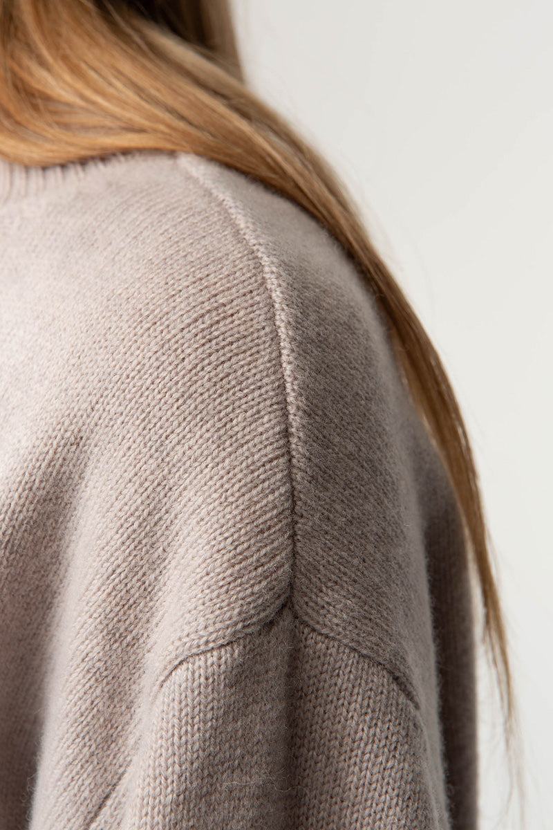Sweater with wide waistband in merino wool