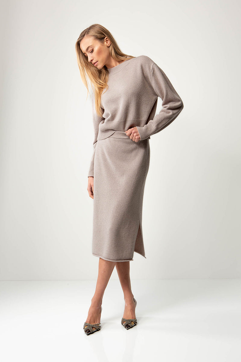 Knitted skirt with slit in merino wool