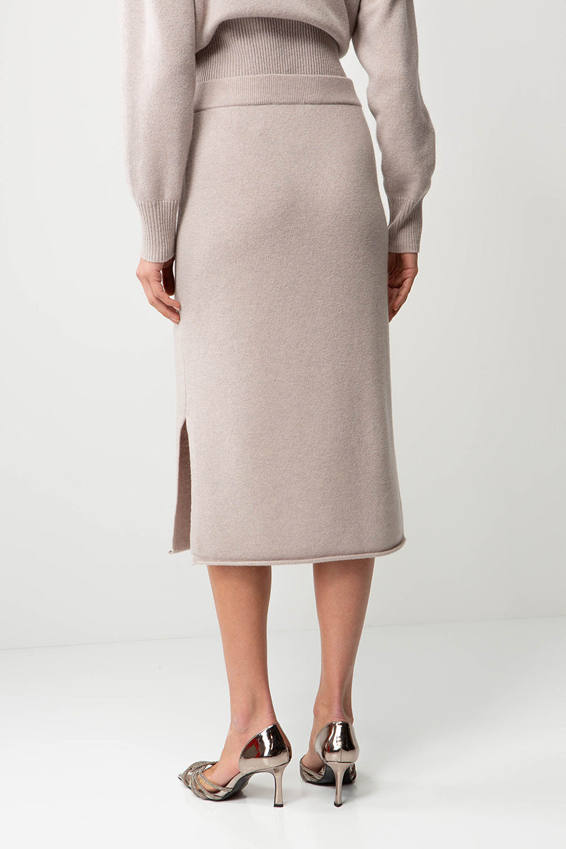 Knitted skirt with slit in merino wool