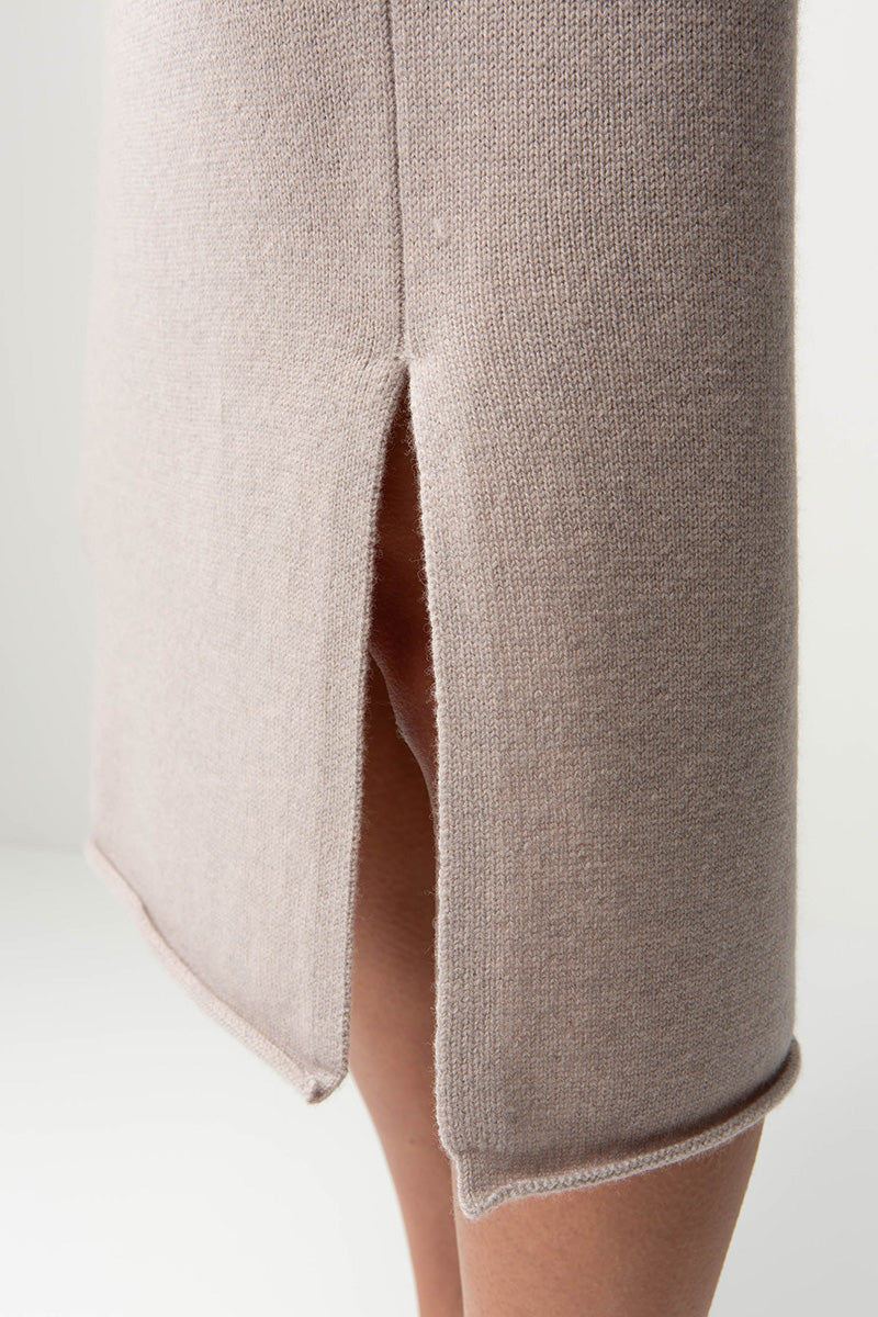 Knitted skirt with slit in merino wool