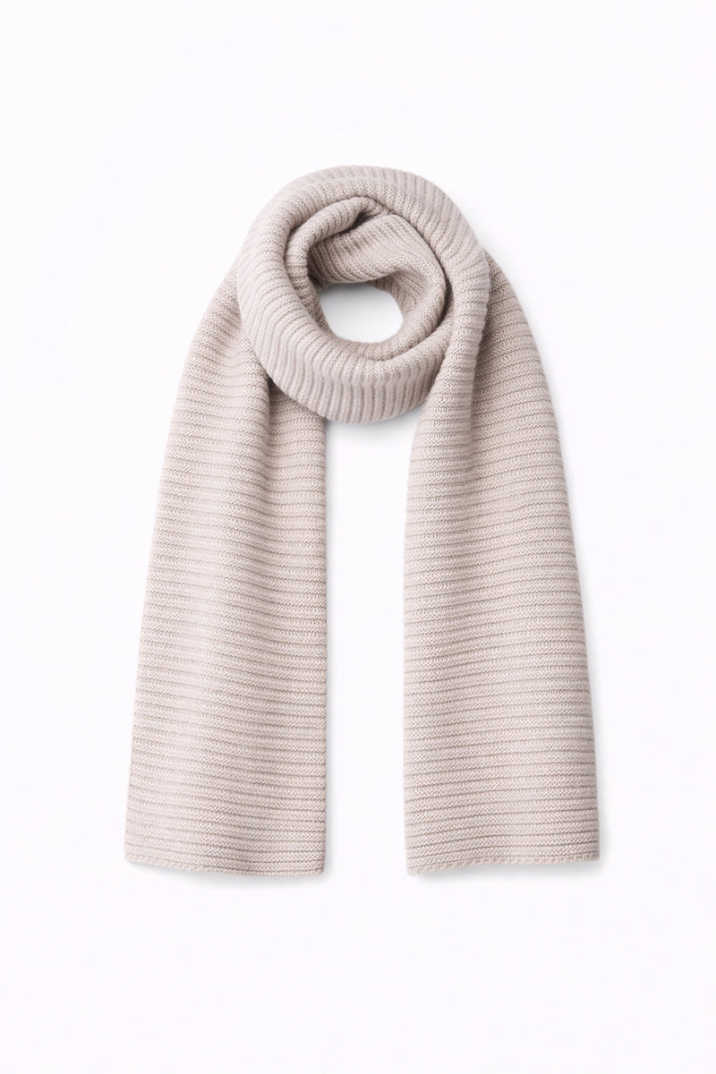 Knitted scarf in merino wool