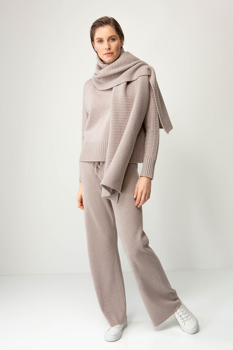 Knitted scarf in merino wool