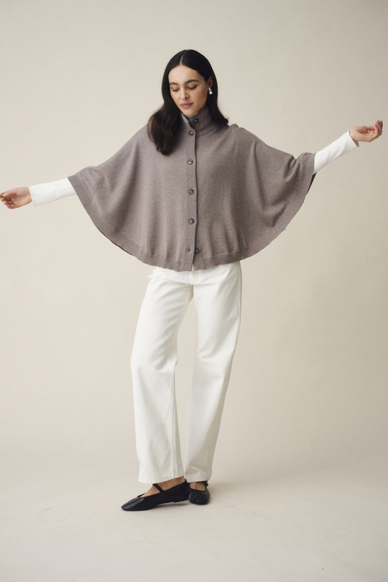 Kylie Cape, Knit
