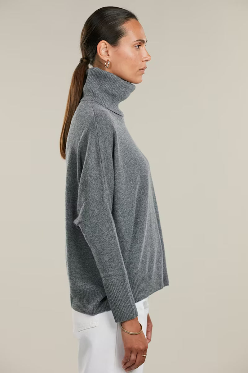 Kira with hight collar, knit