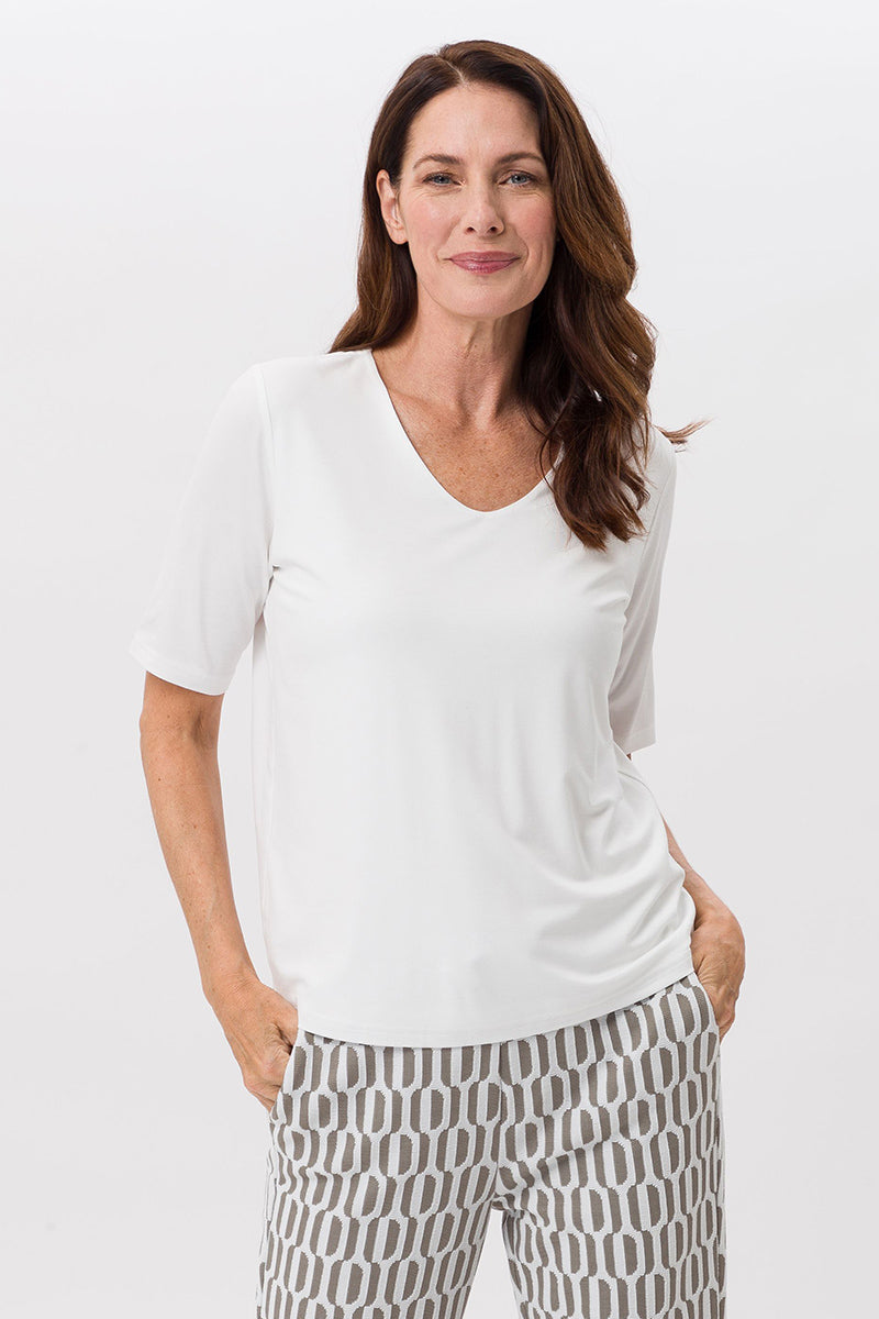 Short-sleeved shirt made of soft jersey