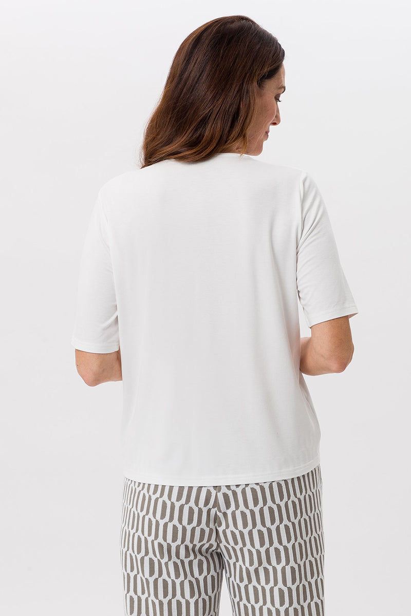 Short-sleeved shirt made of soft jersey