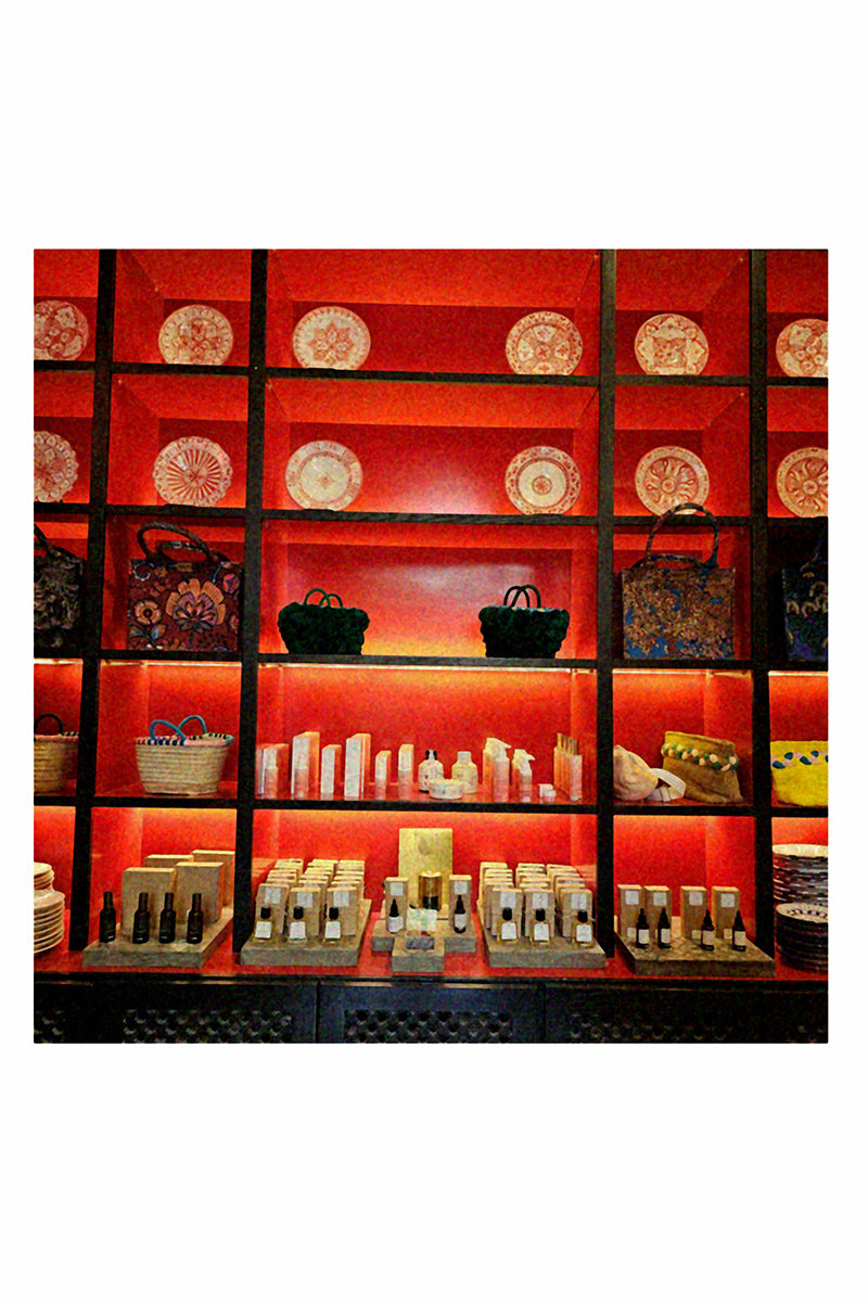 Double sided scarf travels