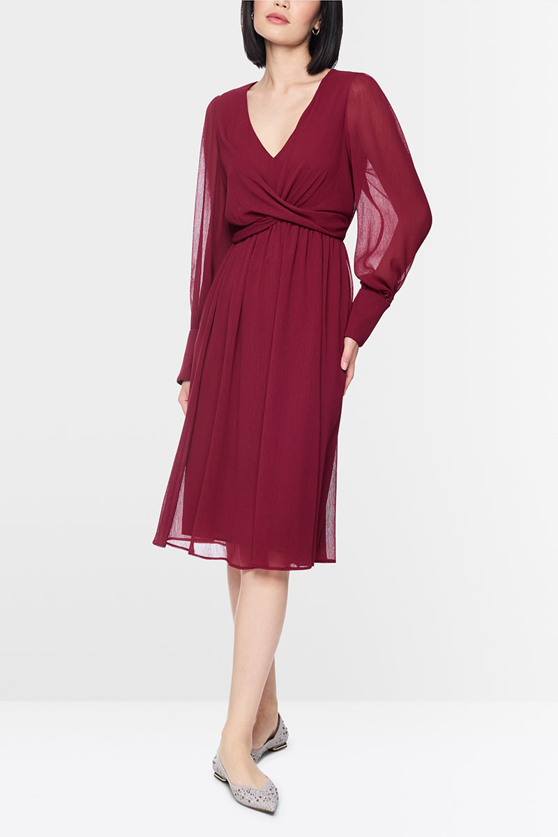 Elegant crêpe midi dress