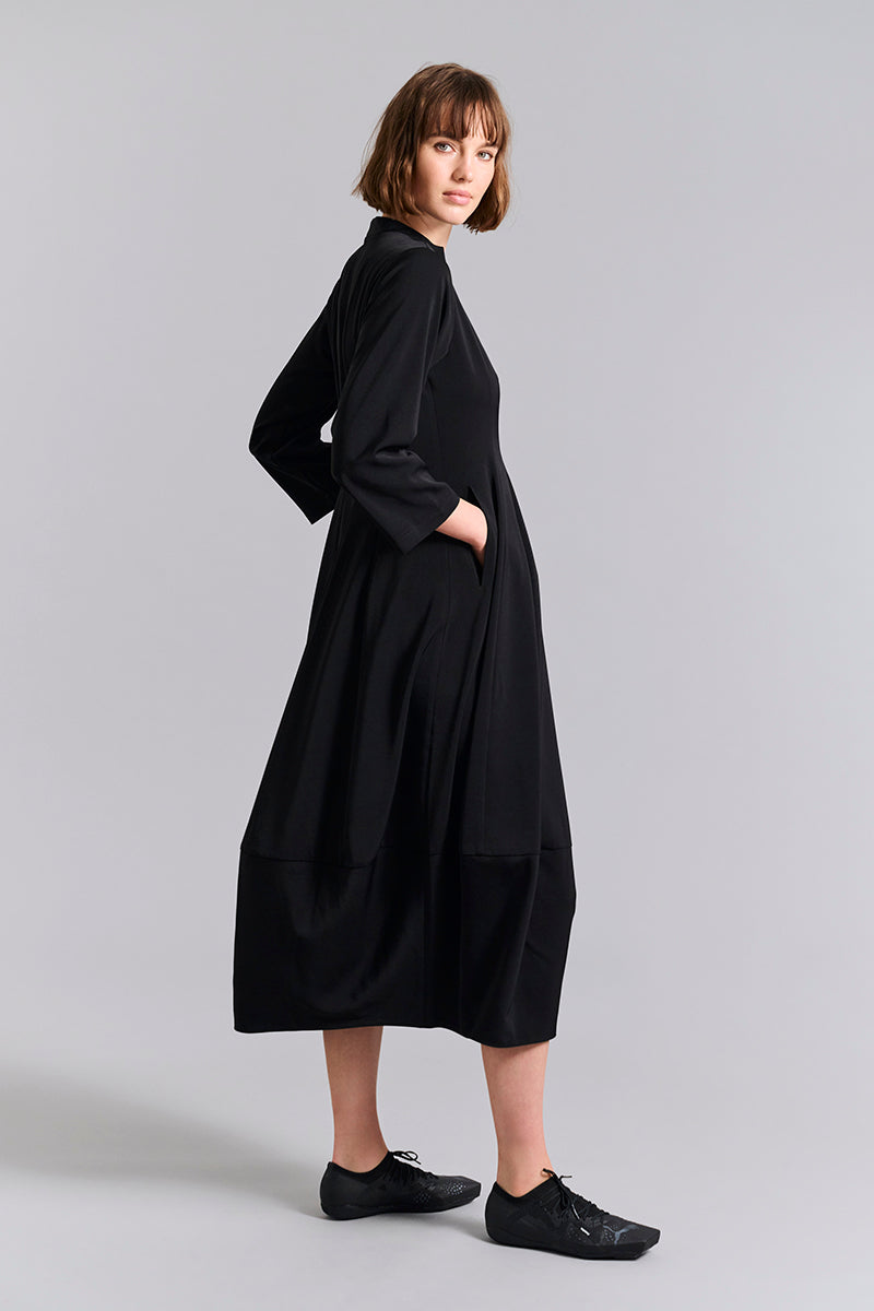 Sakura stretch dress with collar