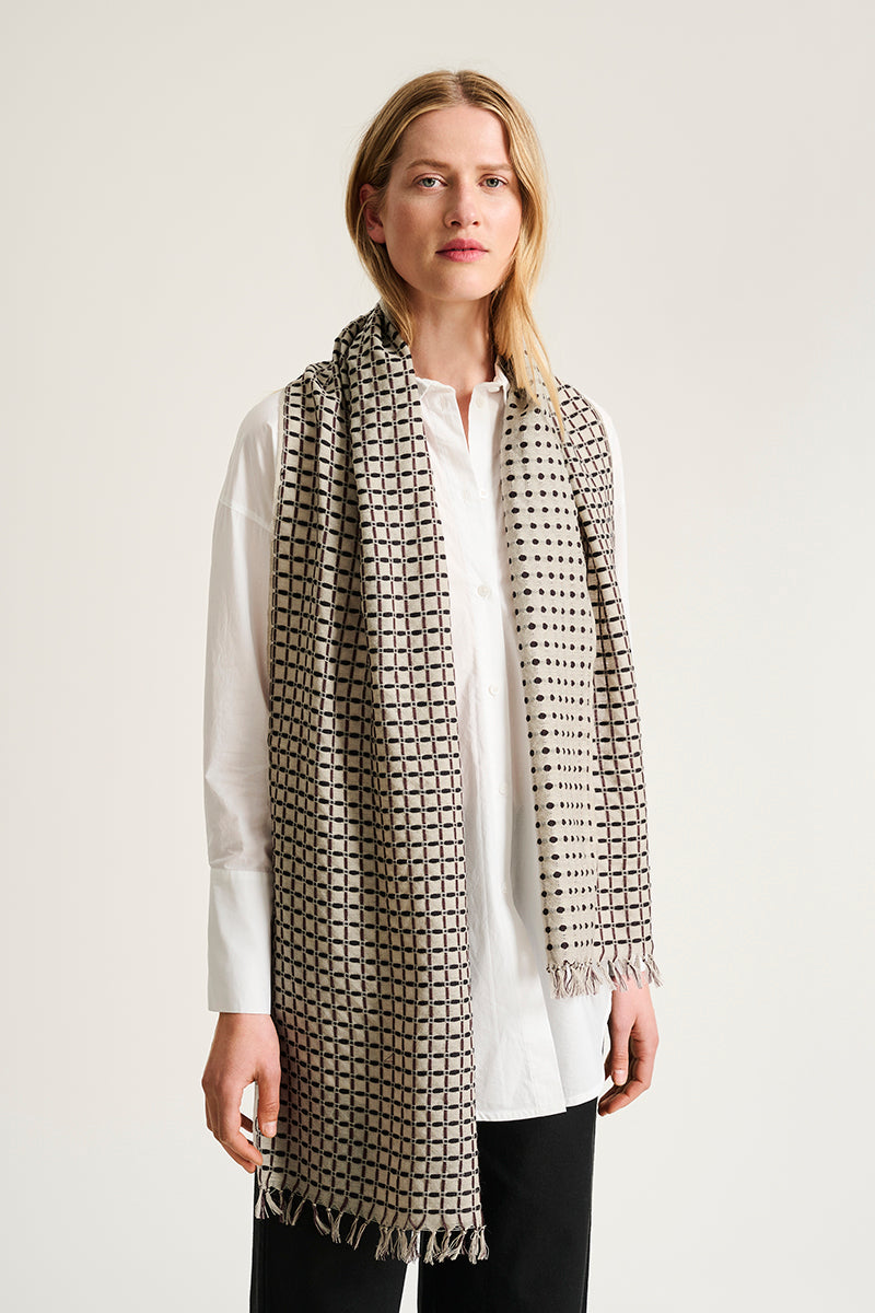 Check threads scarf