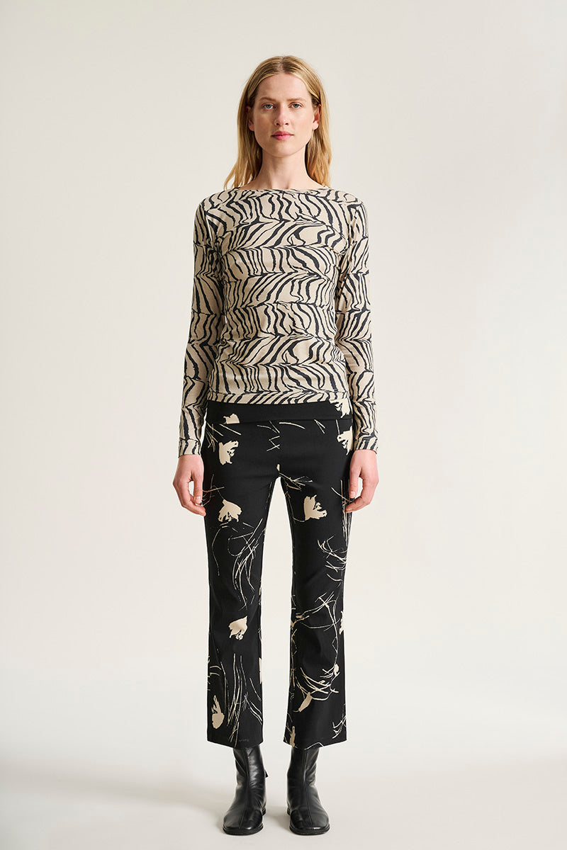 Yakumi blouse