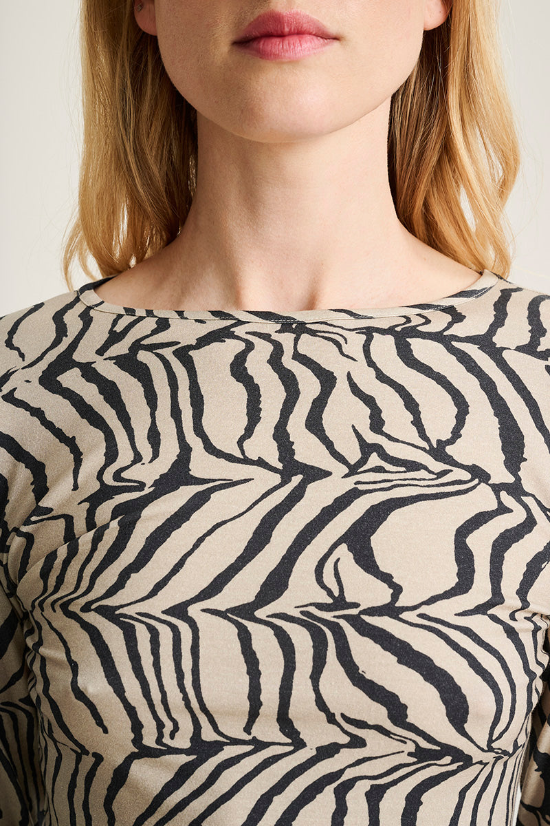 Yakumi blouse