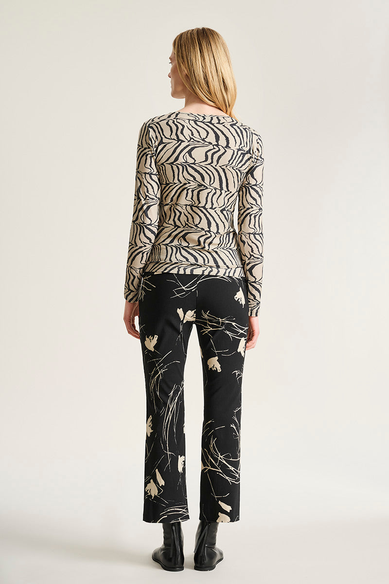 Yakumi blouse
