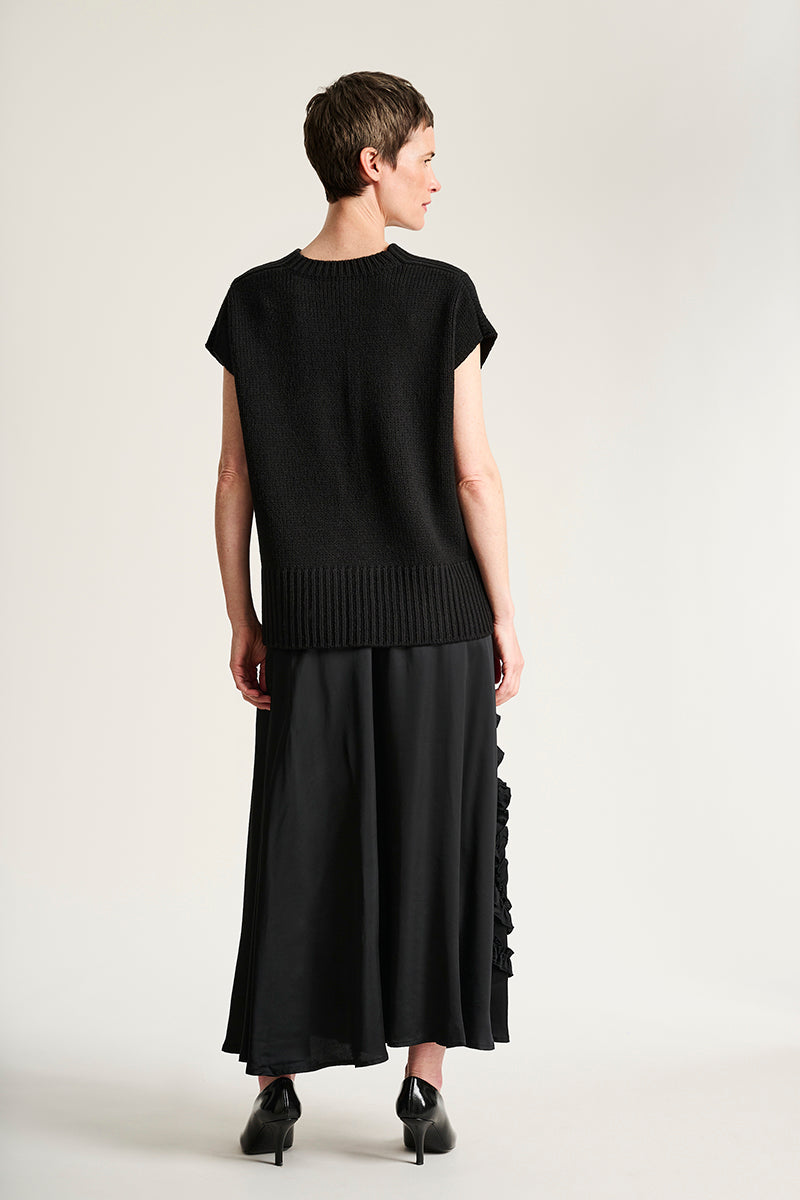 Kuhaku skirt with detail