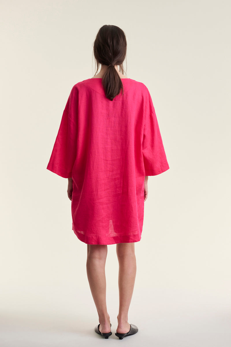 Airy linen tunic