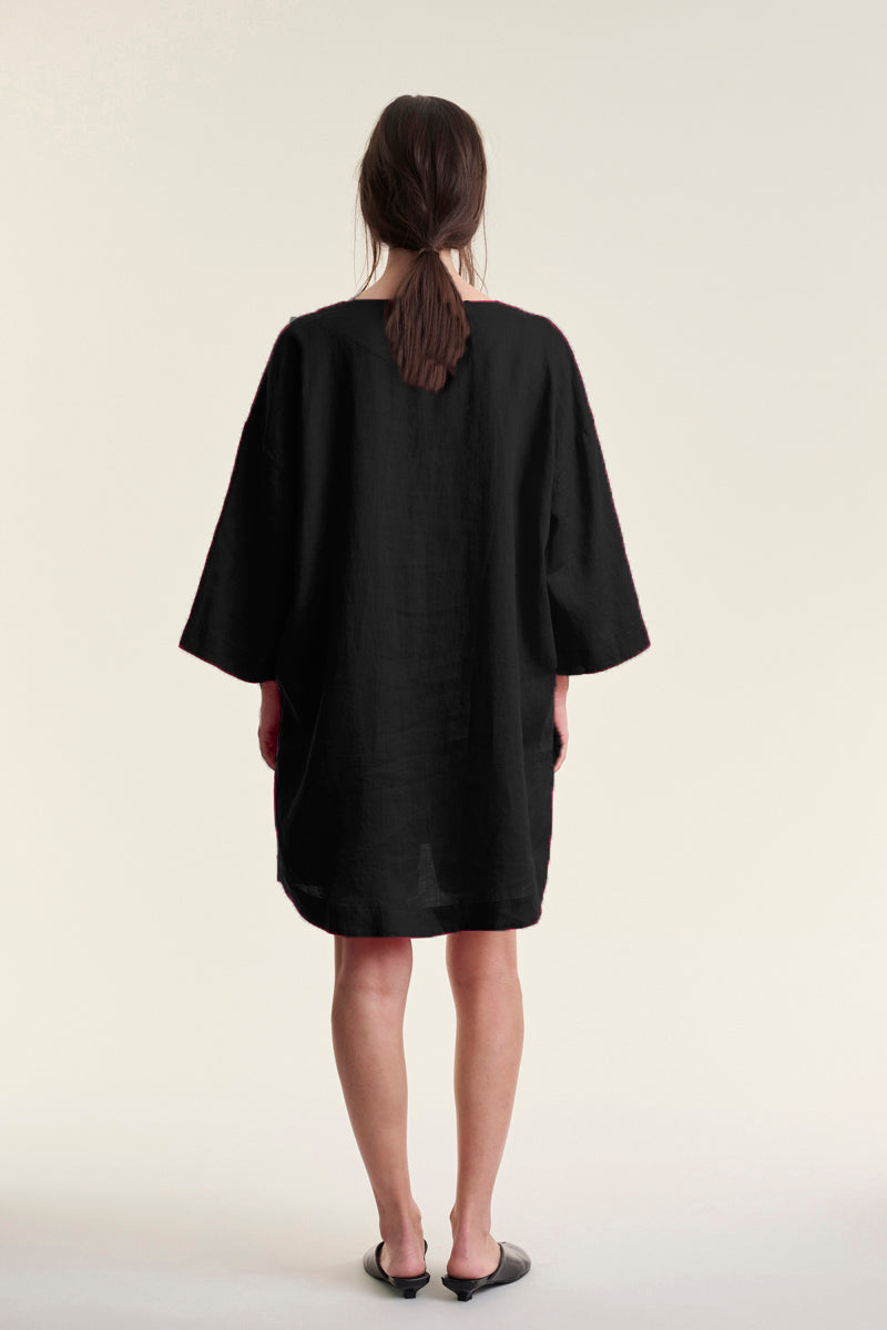 Airy linen tunic