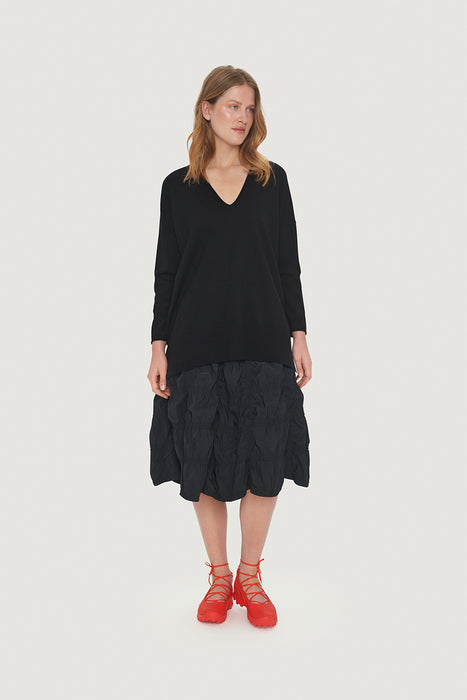 Saku blouse with v-neck