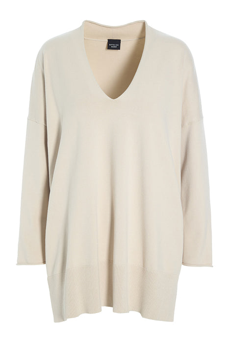 Saku blouse with v-neck