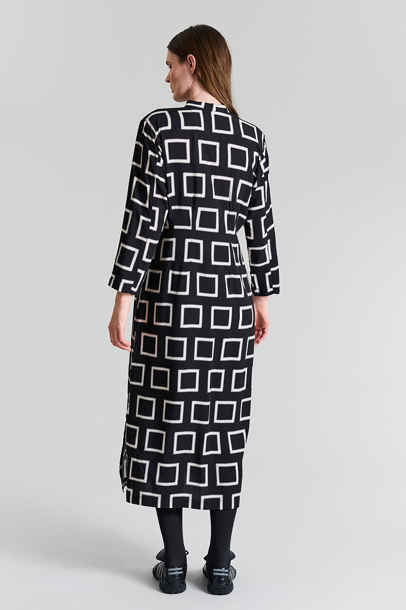 Iki dress with buttons