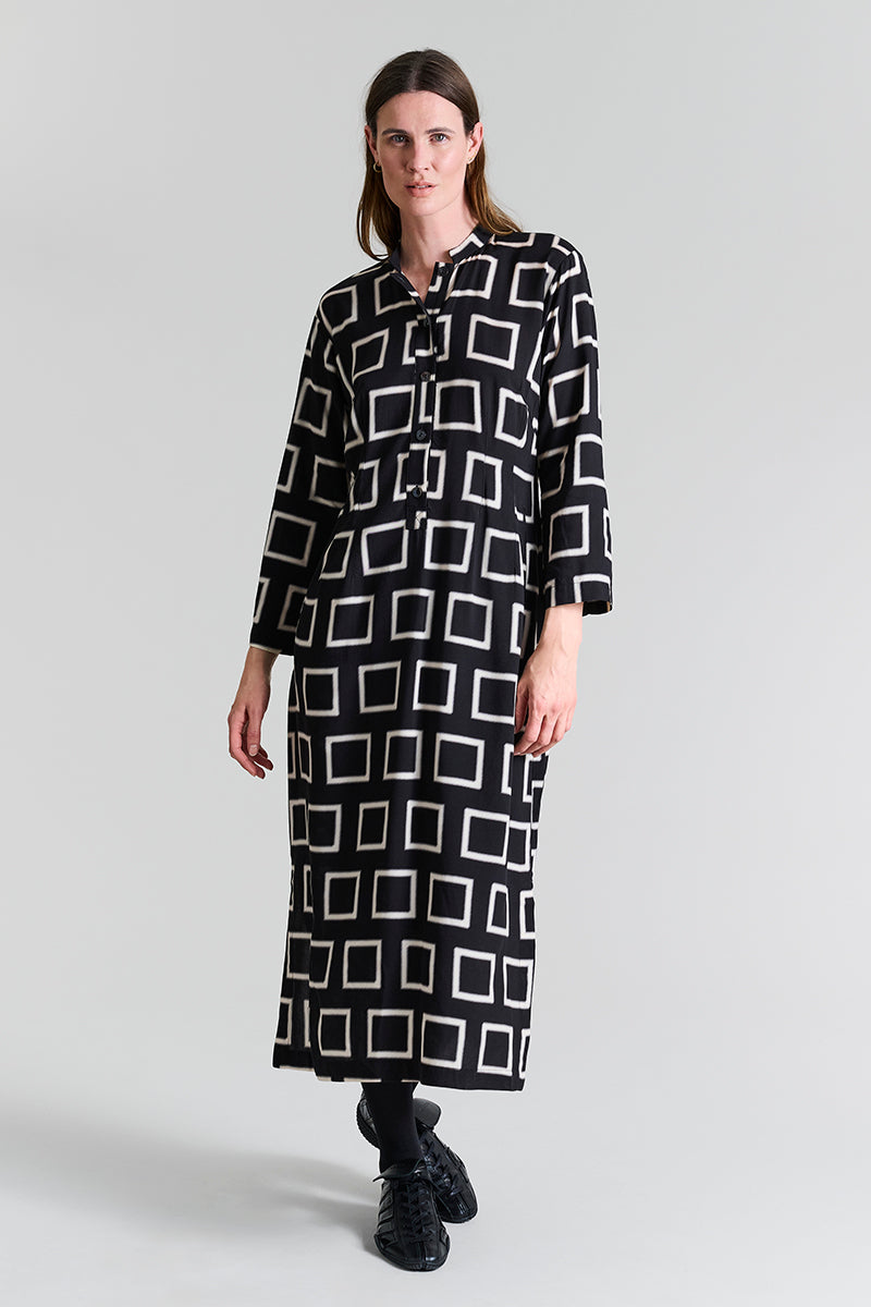 Iki dress with buttons