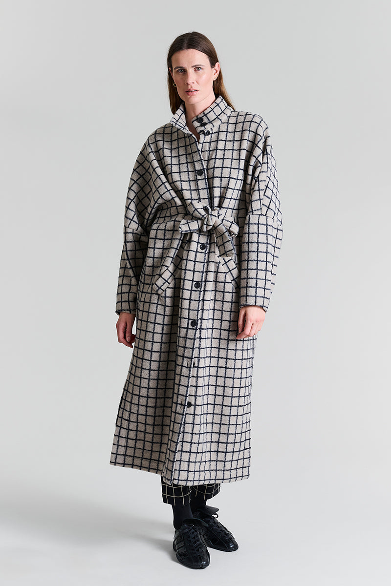 Woollen wire oversize coat