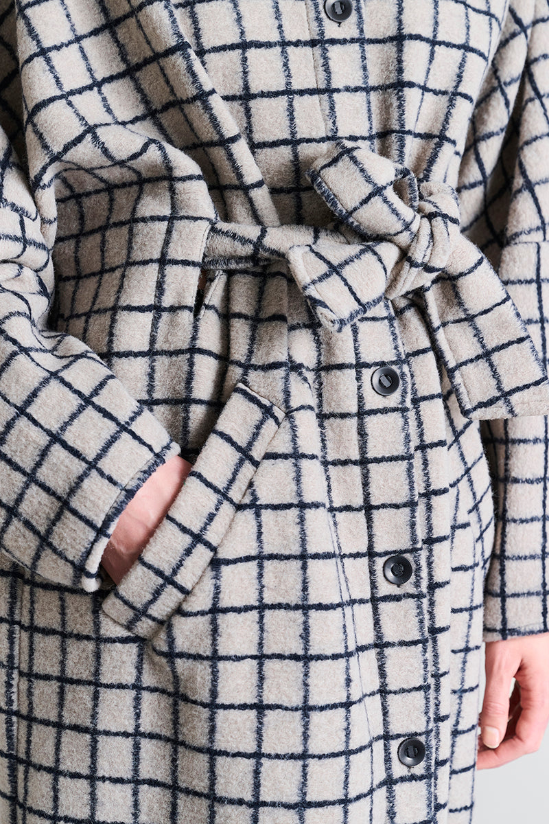 Woollen wire oversize coat