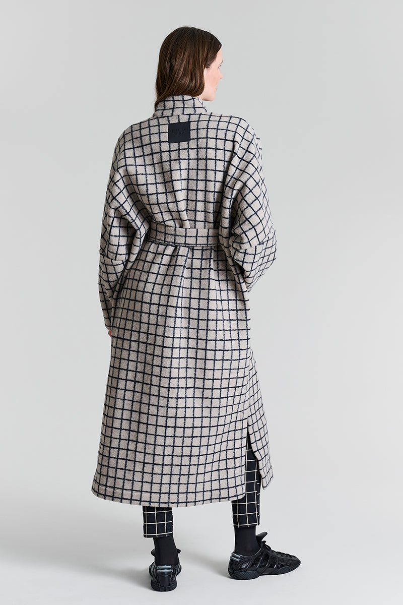 Woollen wire oversize coat