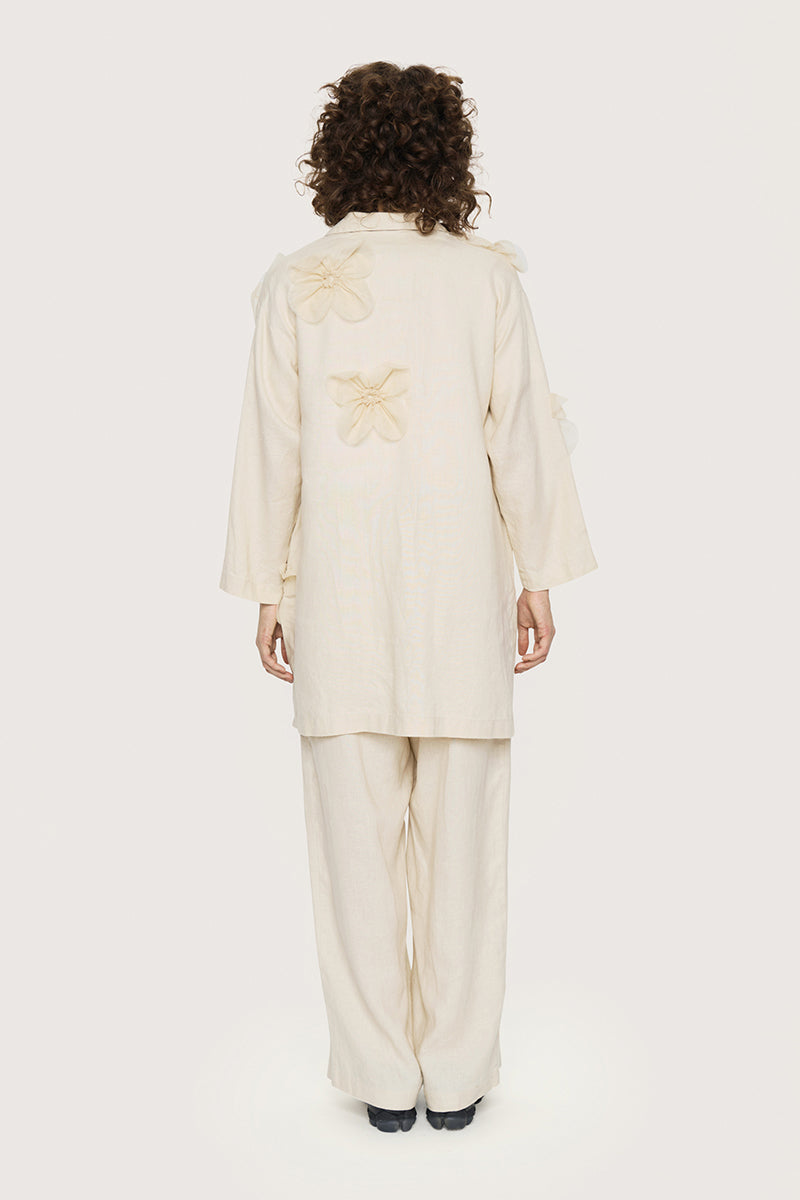 Lazy linen jacket with flowers
