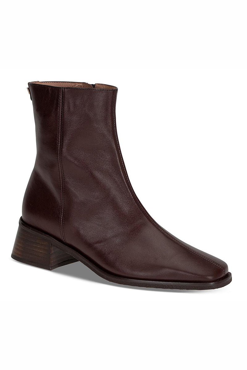 Block heel ankle boots