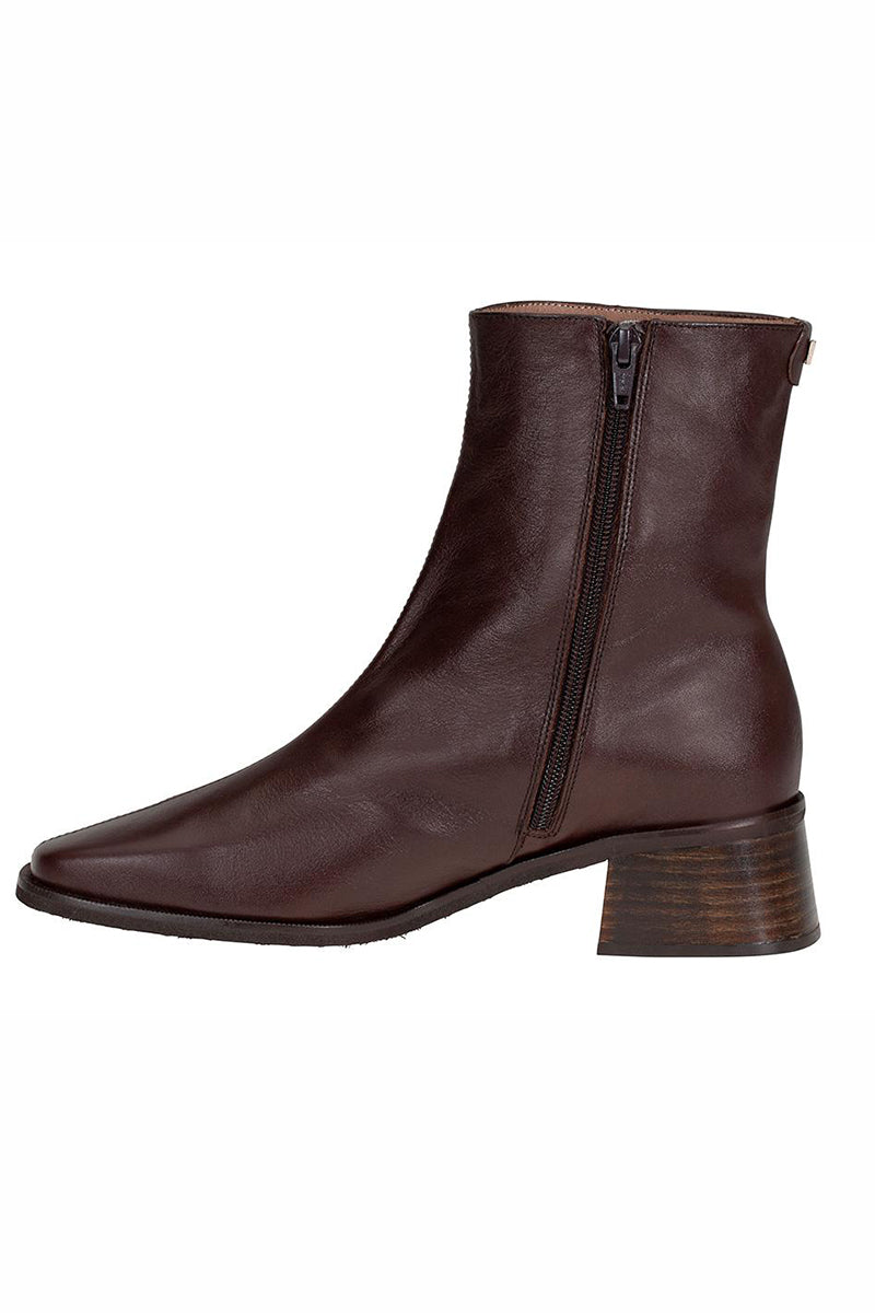 Block heel ankle boots