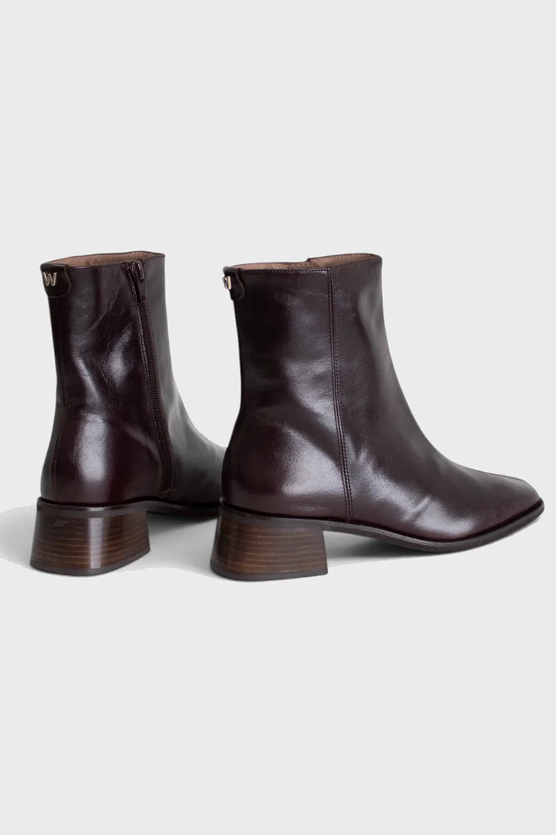 Block heel ankle boots