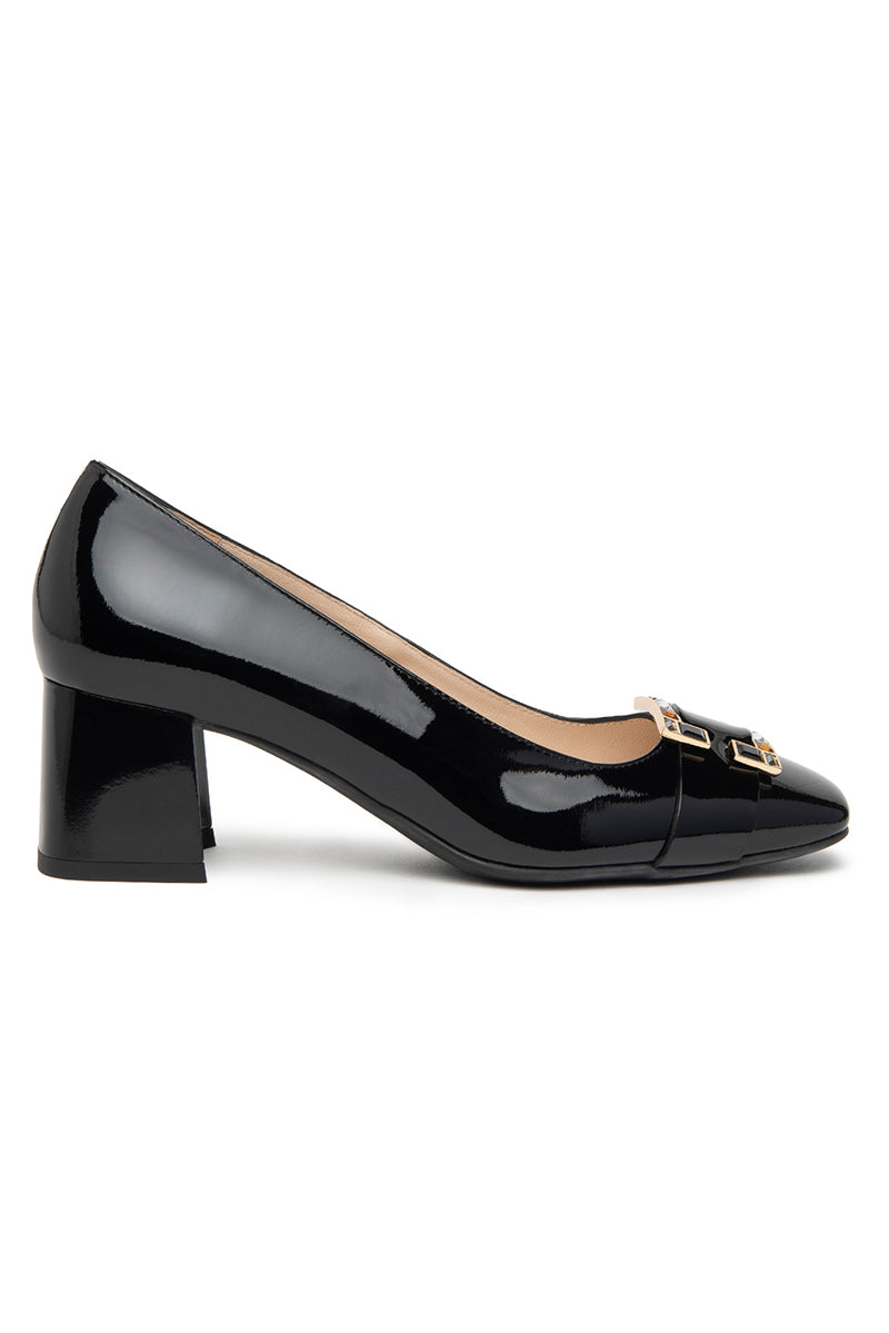 Vernice leather pumps