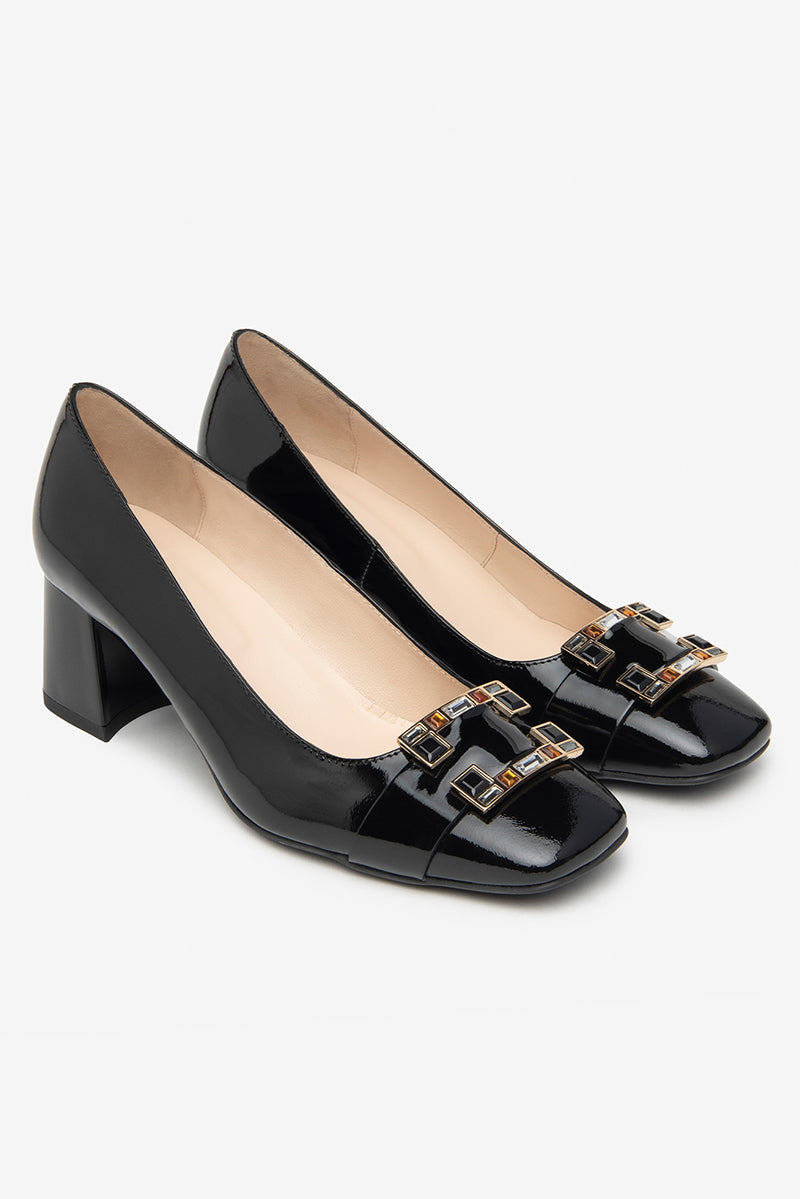 Vernice leather pumps