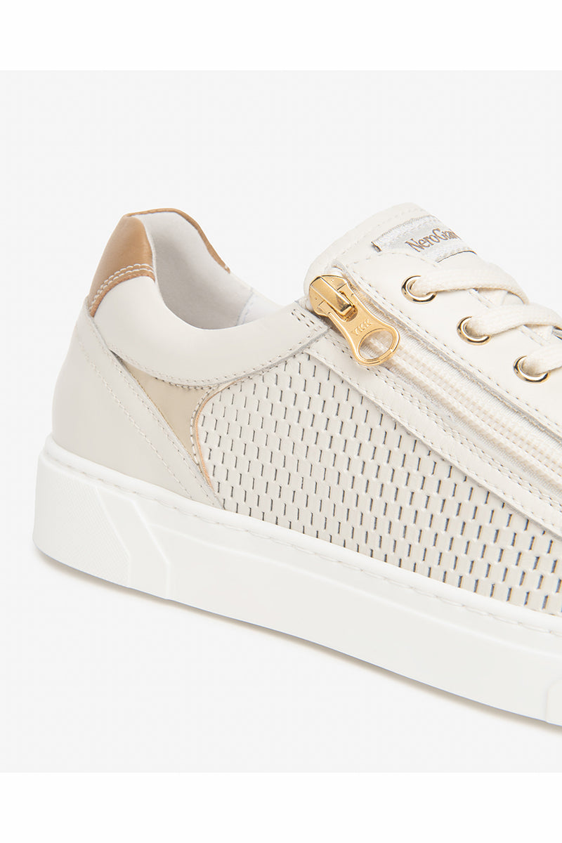 Sneakers with zipper