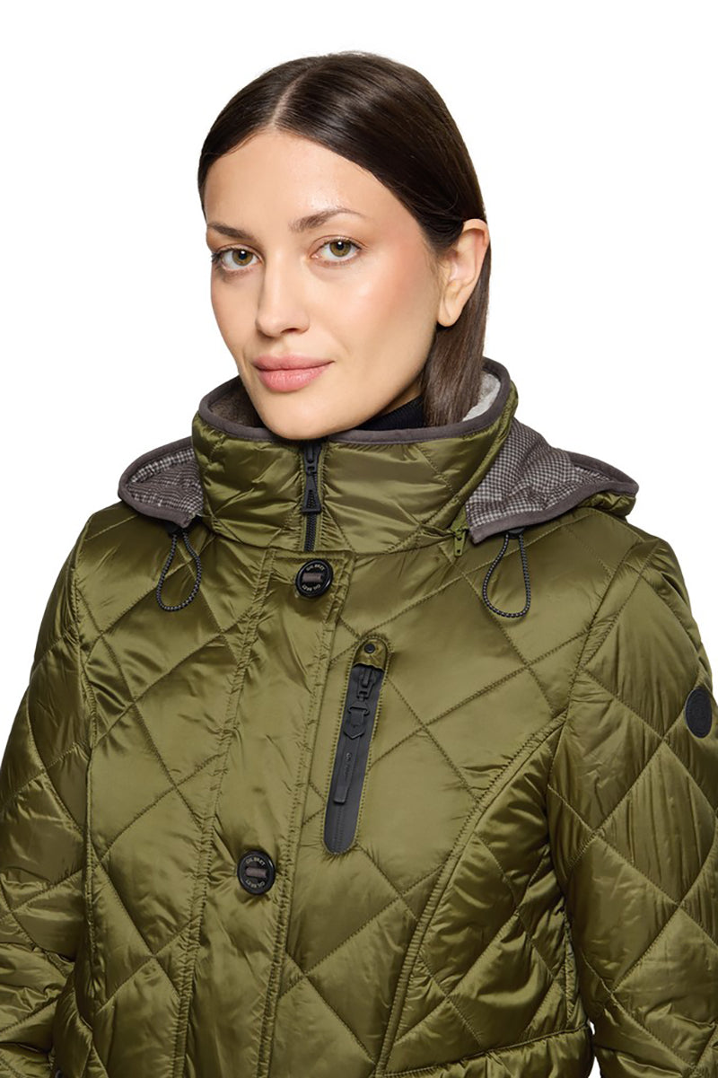 Diamond-quilted jacket