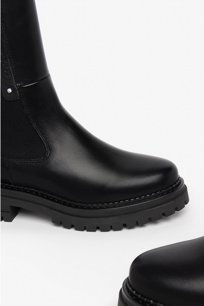 Leather chelsea boots