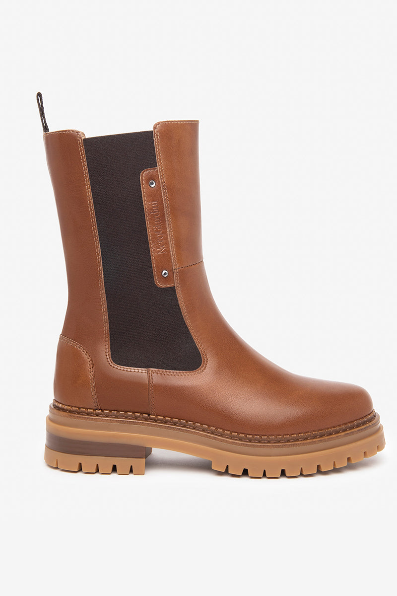 Leather chelsea boots