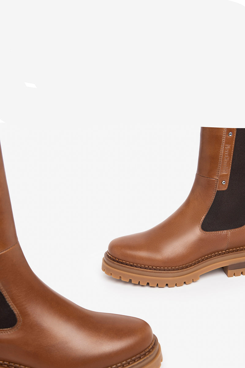 Leather chelsea boots