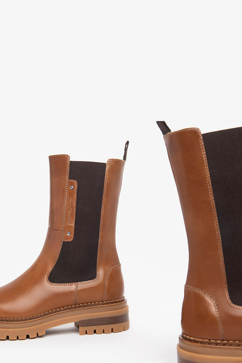 Leather chelsea boots