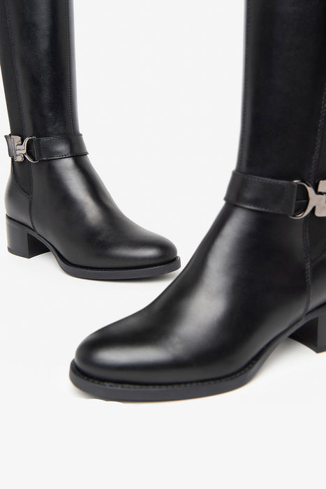 Leather and technical fabric boots