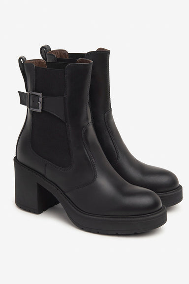 Leather chelsea boots