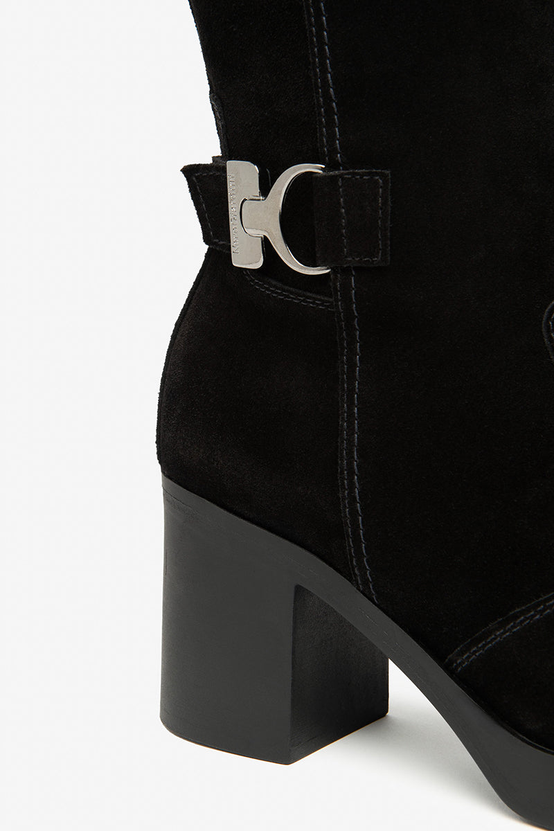 Suede boots